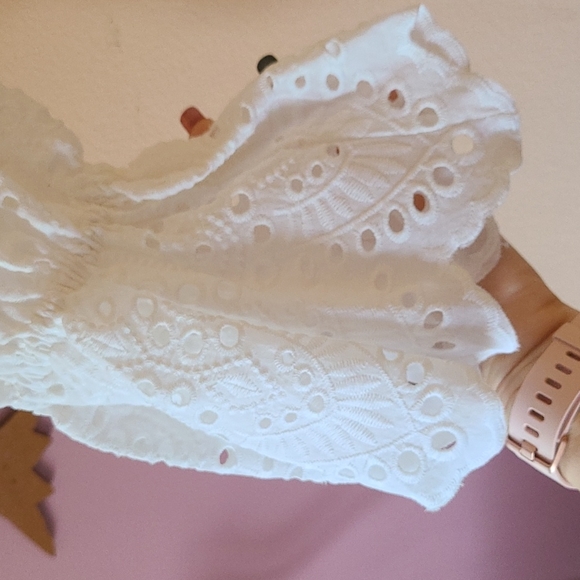 Smocked Blouse with eyelet sleeves - Picture 5 of 7